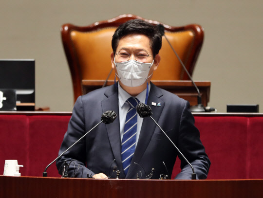 송영길 더불어민주당 지난 11일 오전 서울 여의도 국회 예결위 회의장에서 열린 재선의원과의 간담회에서 발언하고 있다. 연합뉴스